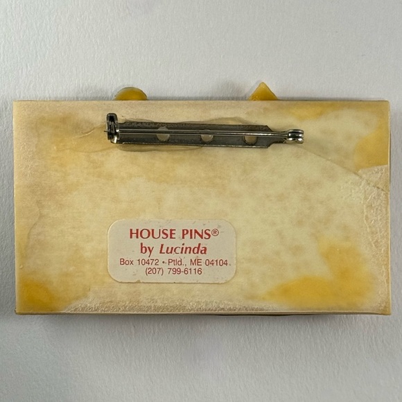 Vintage Lucinda House Pin Large Glitter Resin Houses Brooch Signed - Picture 7 of 9